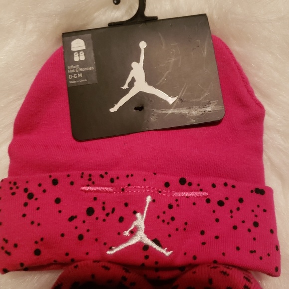 NWT Jordon Infant hat and booties - Picture 3 of 4